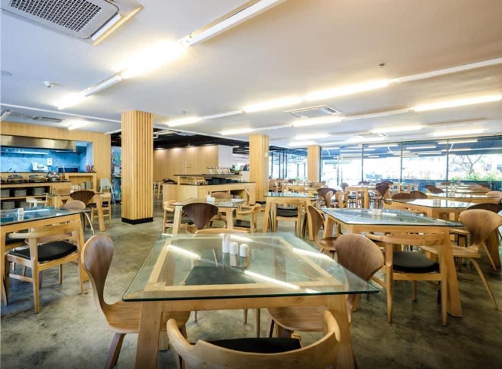 Galleria 12 Sukhumvit Bangkok By Compass Hospitality Exteriér fotografie